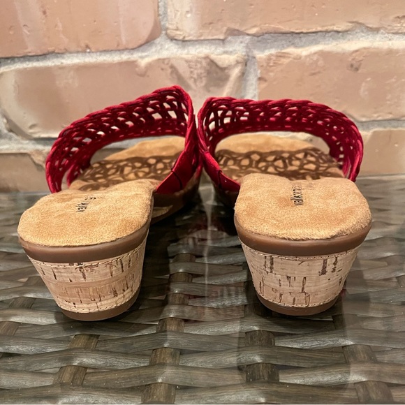 NWOT Walking Cradles Red Leather Kudos - Picture 10 of 11